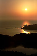 八望台から望む戸賀湾の夕陽