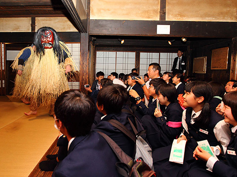 男鹿真山伝承館