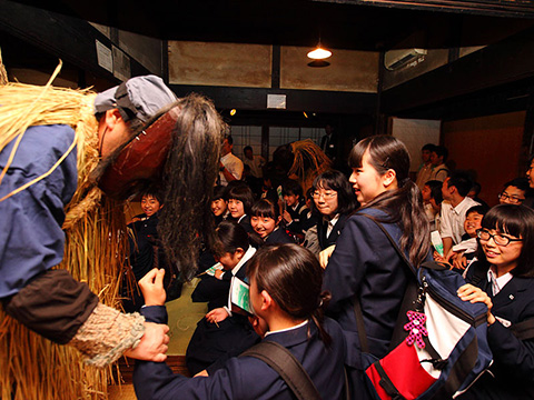 男鹿真山伝承館