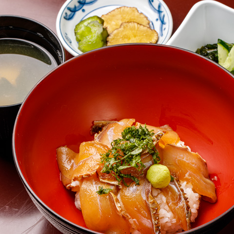 寒風山回転展望台 スカイレストラン ファミリオ