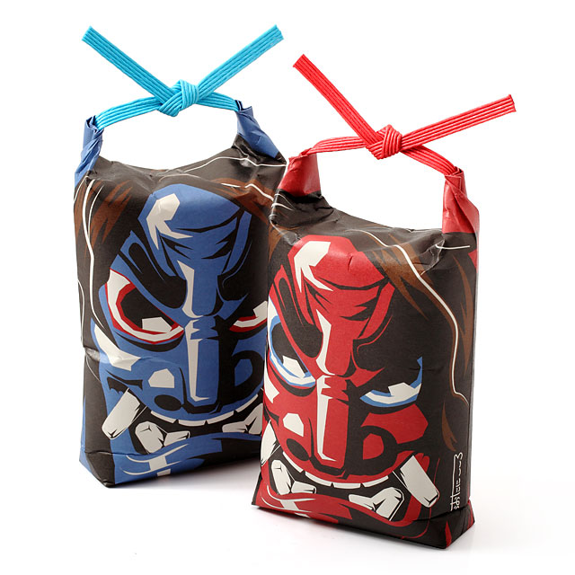 【2024年産】なまはげデザインパッケージ入り男鹿産あきたこまち 300g(二合) 赤・青セット